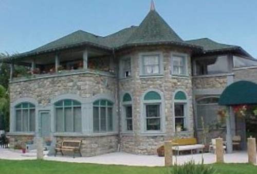 Zias Stonehouse Restaurant