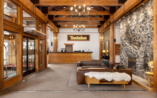 Tantalus Lodge Lobby 4 002